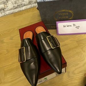 🌟🌟Brand New Bally flat mule  🌟🌟 

Selling brand new in box! Size 41